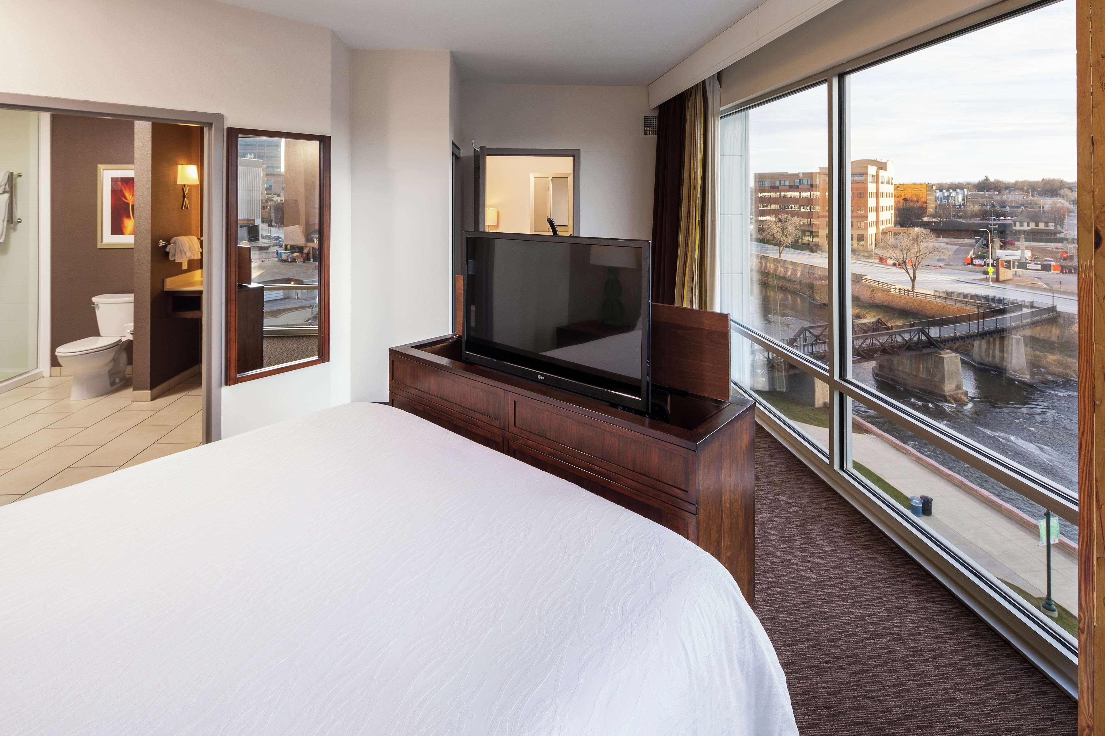 Hilton Garden Inn Sioux Falls Downtown Экстерьер фото